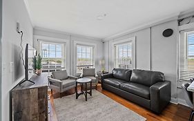 Discover Conway Trendy Downtown Loft