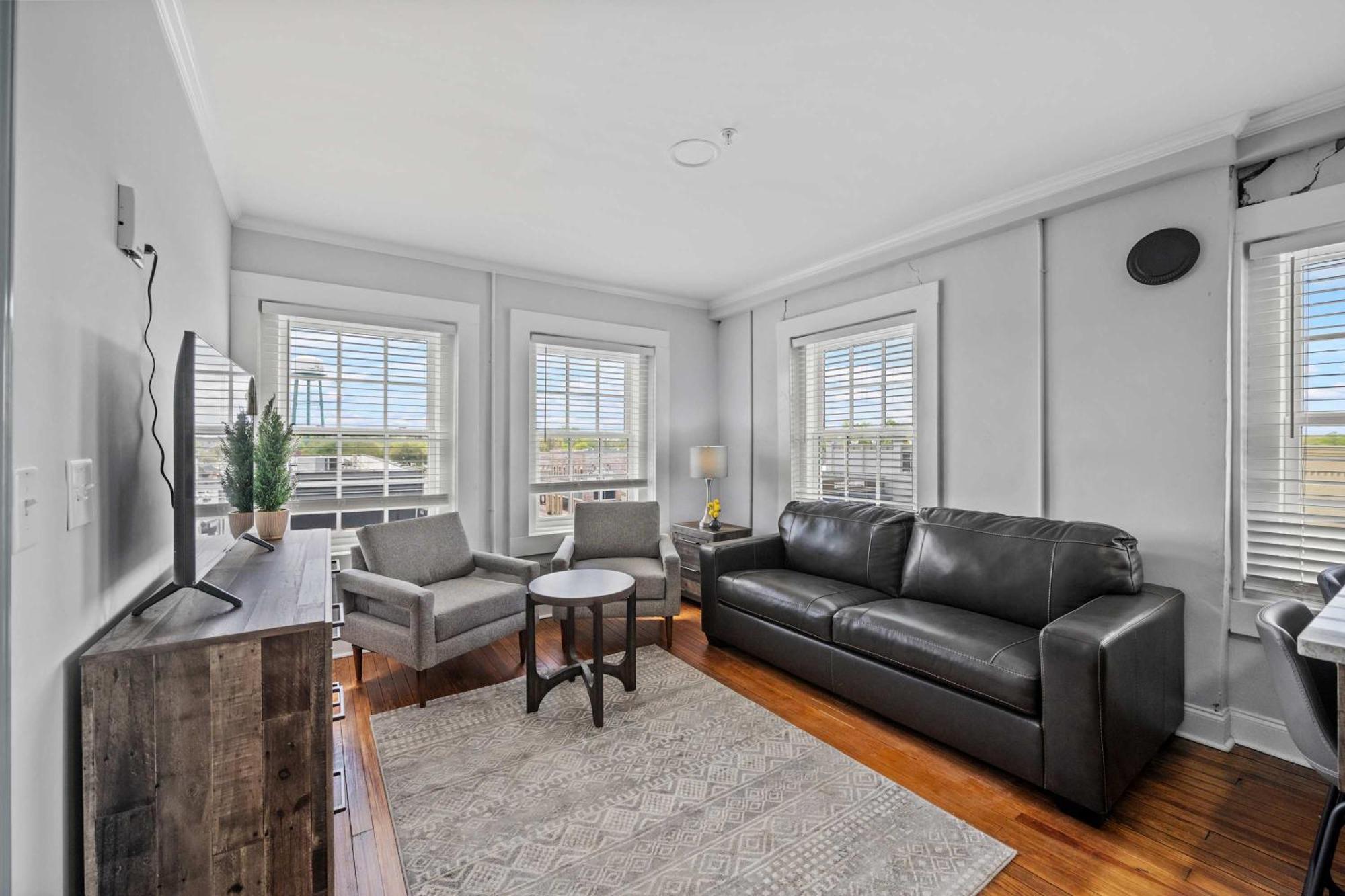 Discover Conway Trendy Downtown Loft Exterior photo